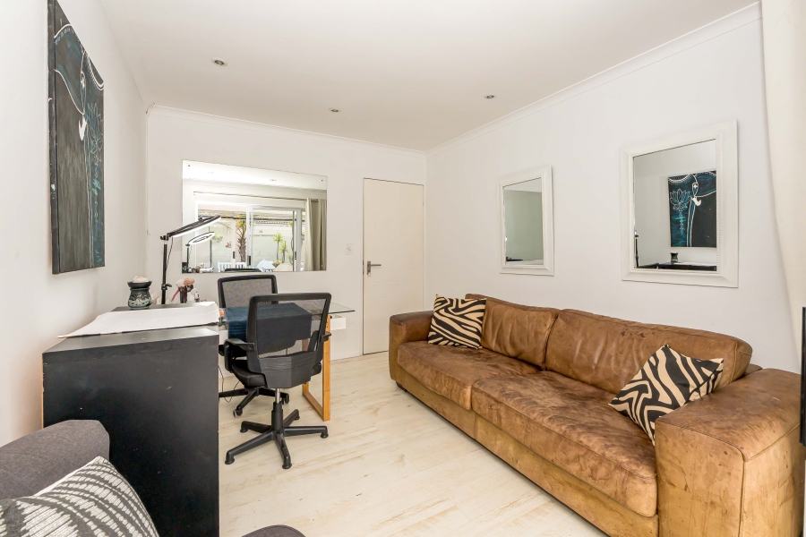 3 Bedroom Property for Sale in Sunningdale Western Cape